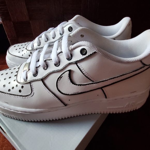 Custom Nike - Picture 3 of 4